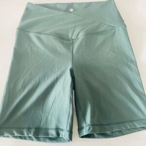 Yogalicious Women's Lux Crossover 7” Bike Shorts M